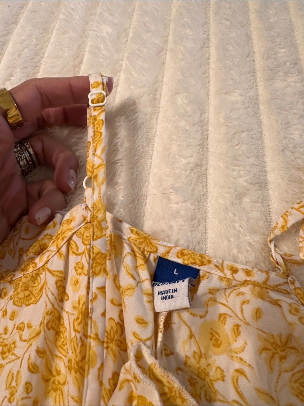 Old Navy Yellow and White Floral Maxi Dress - Picture 4 of 8